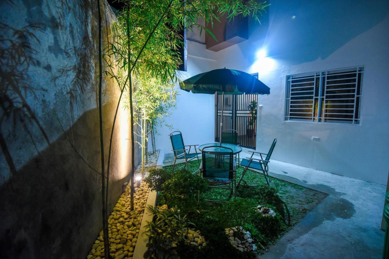 Ett Hometel Kalibo Exterior foto