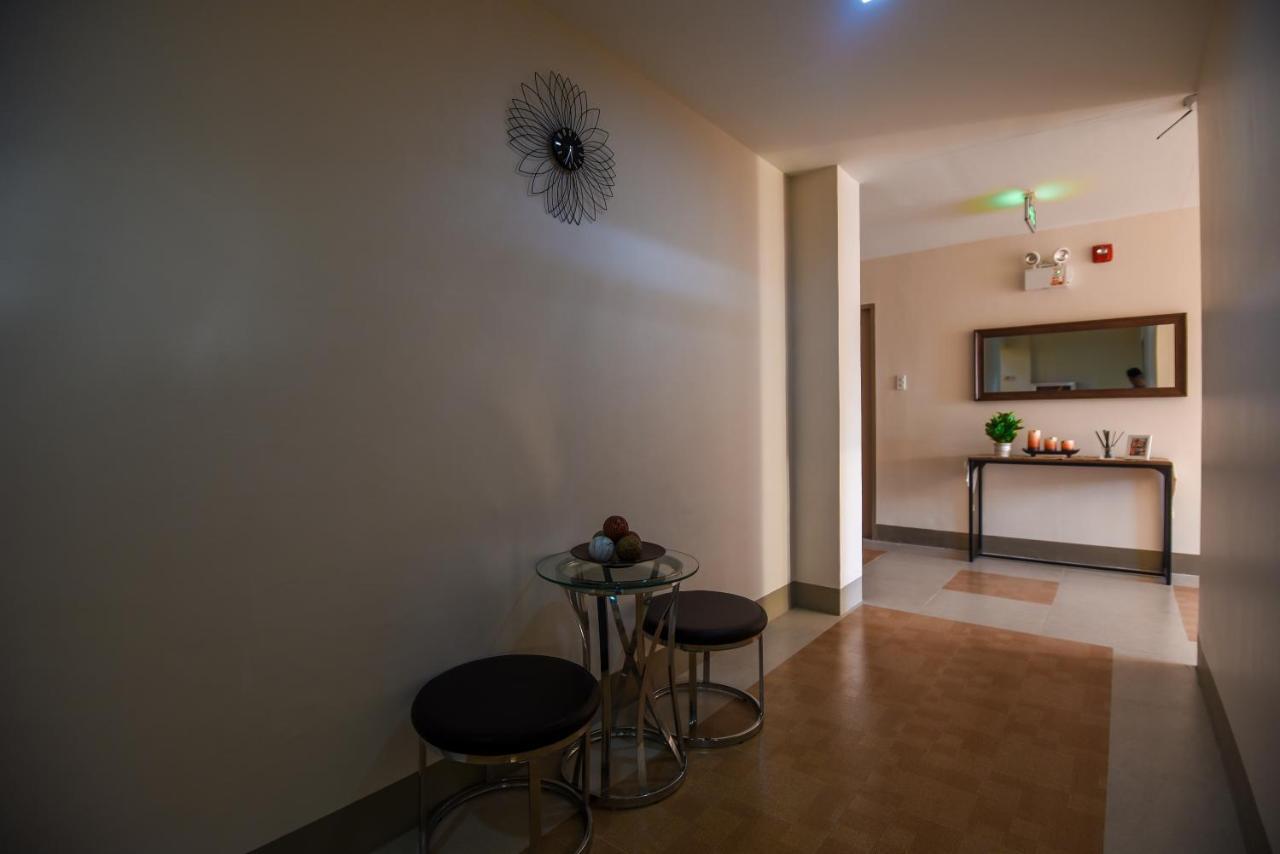 Ett Hometel Kalibo Exterior foto